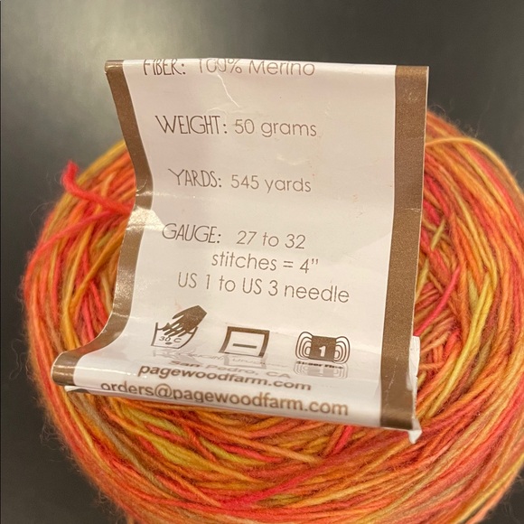 Uknitted nations 100% merino wool lace weight yarn - Picture 5 of 5